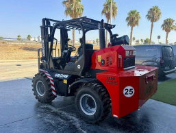 Carretilla Elevadora Todoterreno 4x4 – 3.500 kg