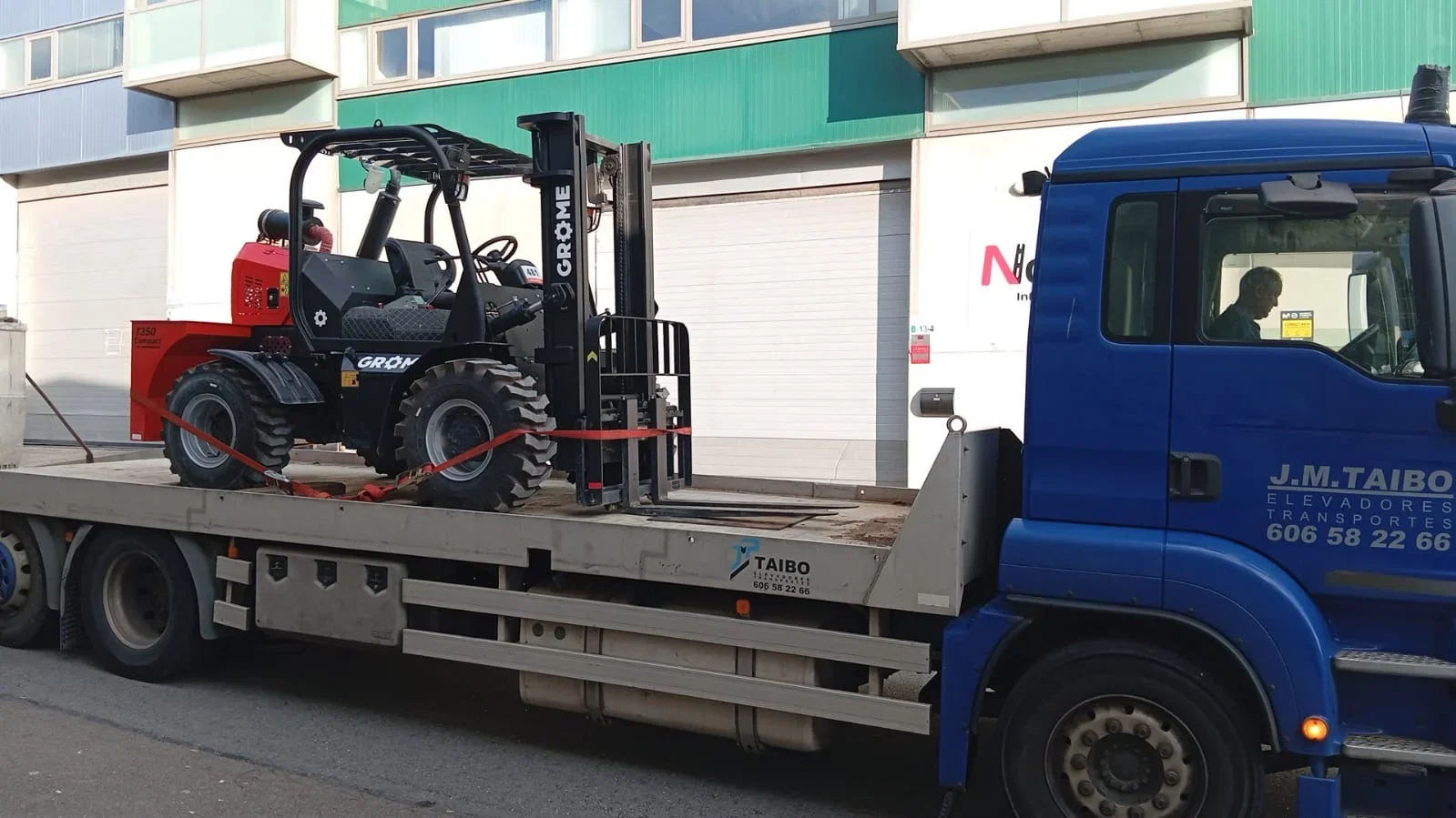 Carretilla Elevadora Todoterreno 4x4 – 3.500 kg_7