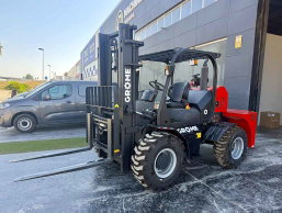 Carretilla Elevadora Todoterreno 4x4 – 3.500 kg