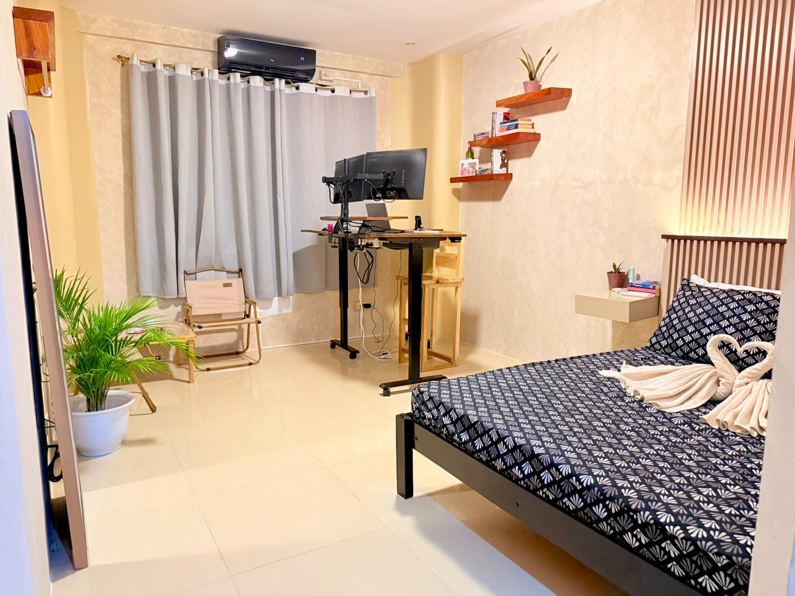 Cozy Digital Nomad Private Room — Hotel Comfort, Hostel Connection_0