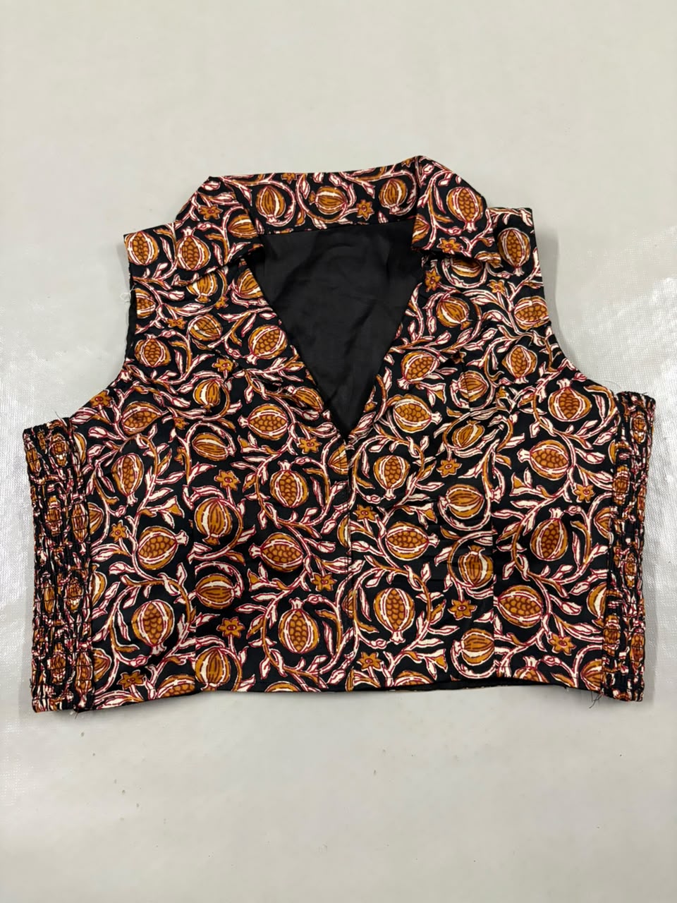 KALAMKARI COLLAR BLOSUE 
