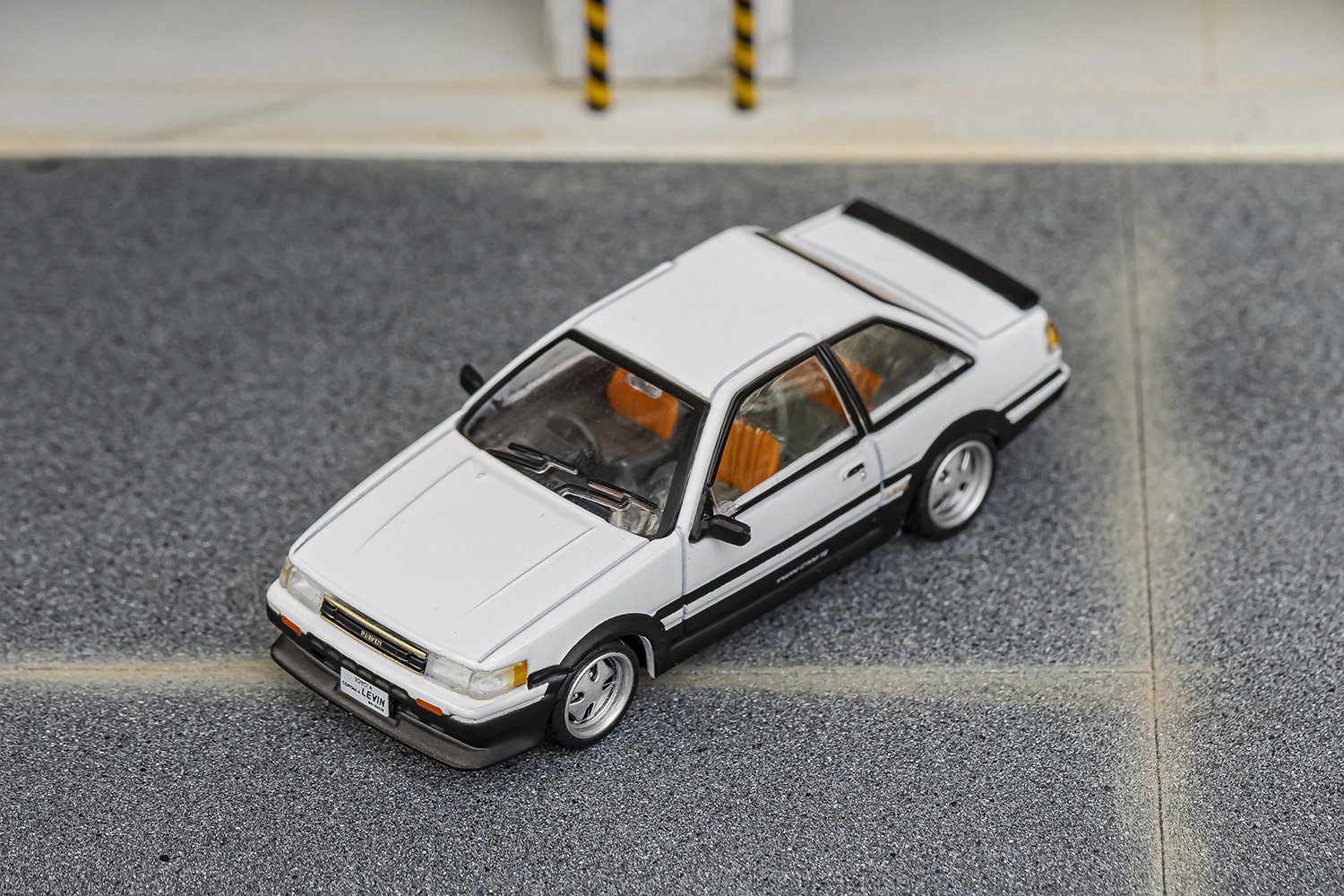 DCT MODEL 1/64 TOYOTA AE86_3
