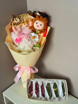 Graduation Preserved Flower Bouquet & Cookies