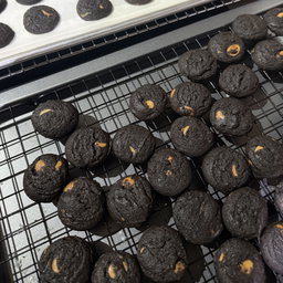 Midnight Gold Cookies