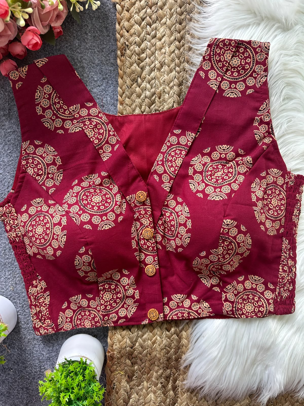 AJRAKH SLEEVLESS BLOUSE _2
