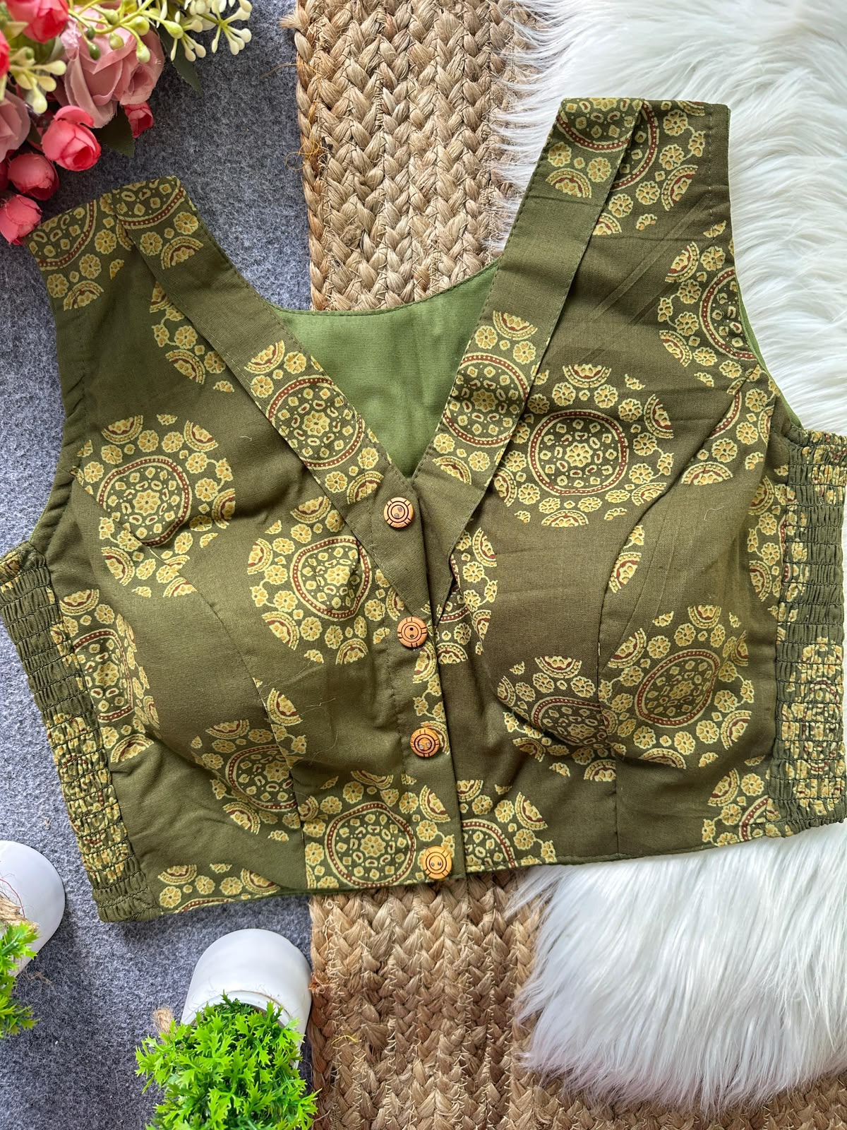 AJRAKH SLEEVLESS BLOUSE _3