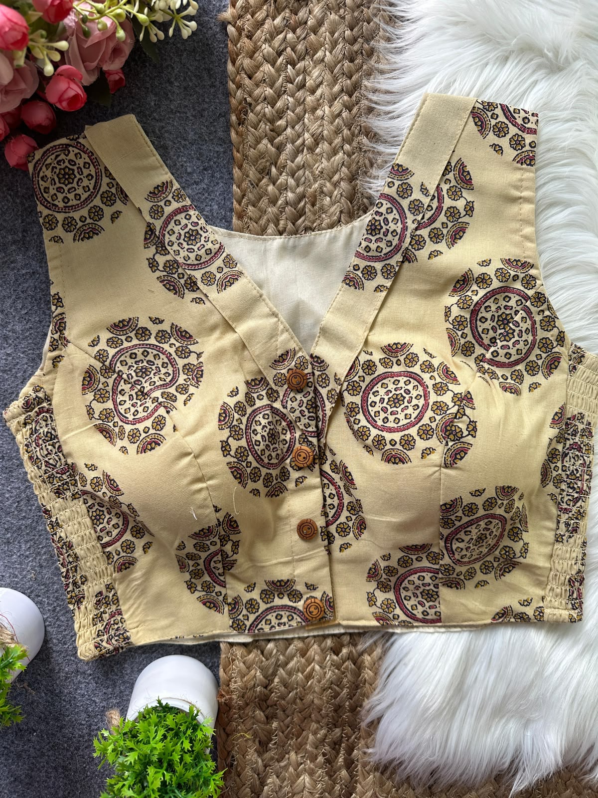 AJRAKH SLEEVLESS BLOUSE _4