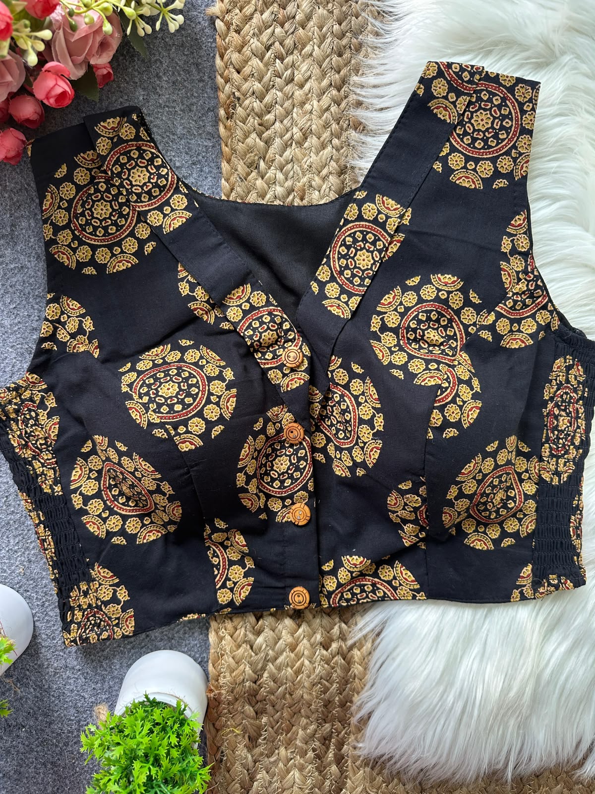 AJRAKH SLEEVLESS BLOUSE _6