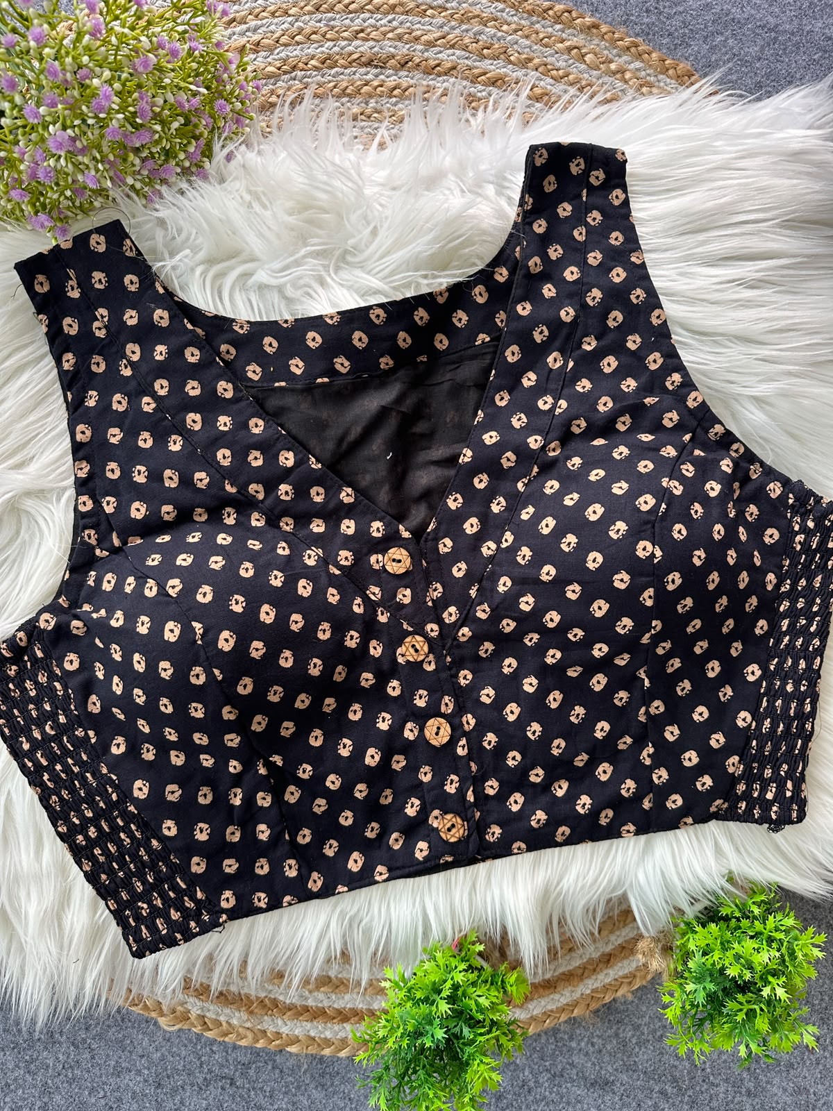 BUTTI ELASTIC SLEEVELESS BLOUSE _7