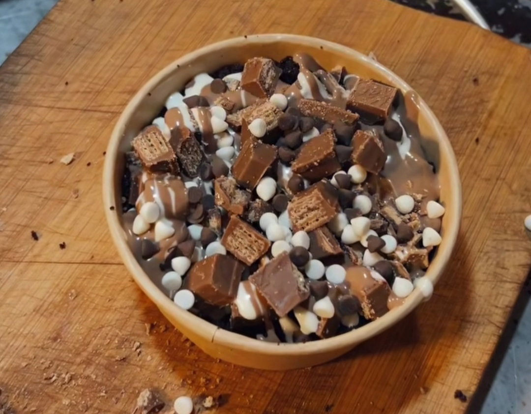 Kitkat brownie bowl