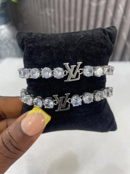 Glitz Logo Crystal Silver Link Bangle