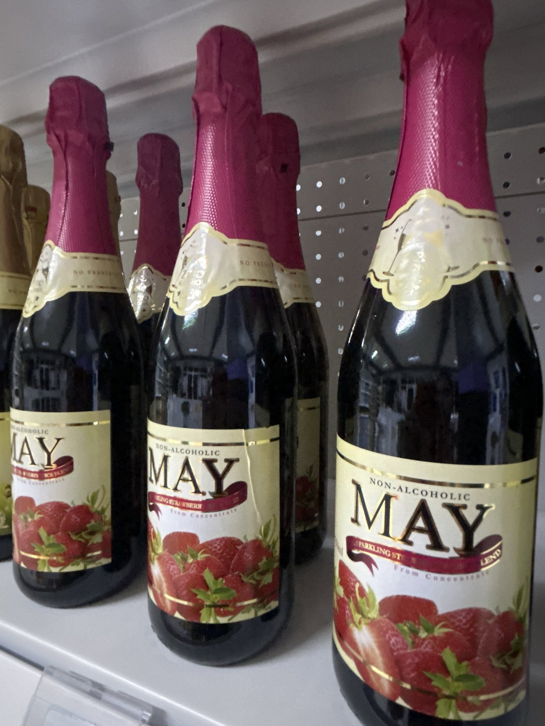 May Sparkling Strawberry