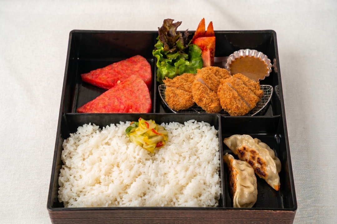 Pork Fillet Tonkatsu Rice Bento