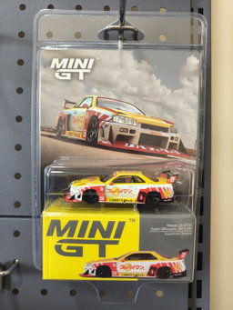 MiniGT #1204 Nissan LB-ER34