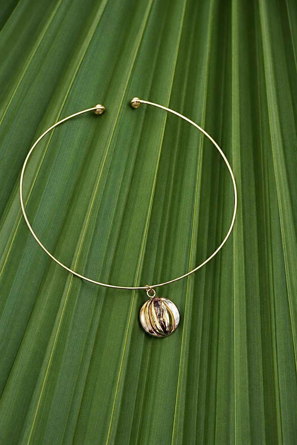 Cowrie Neck Cuff_0