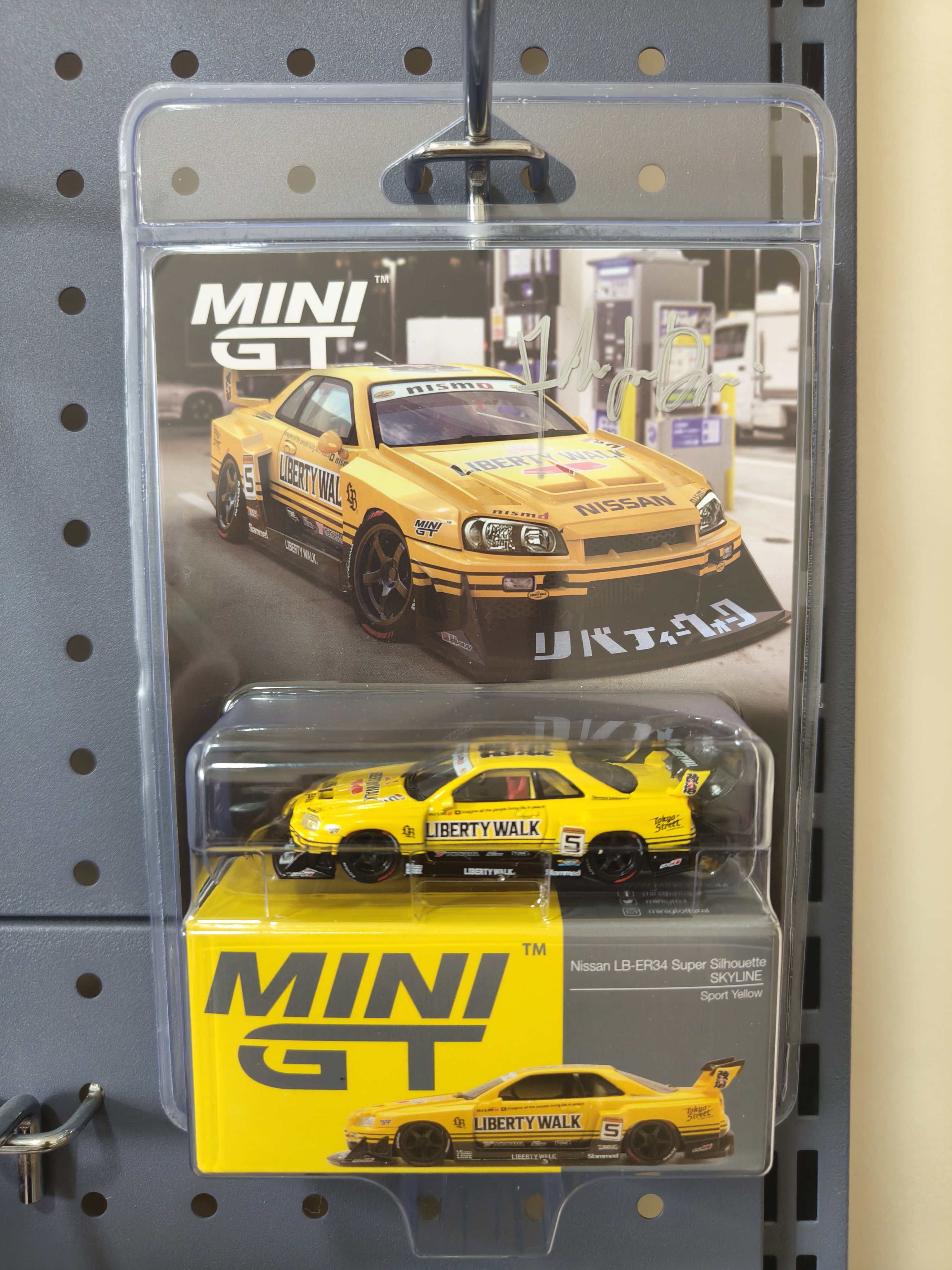 MiniGT #1182 Nissan LB-ER34