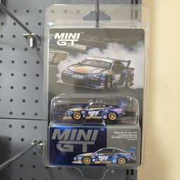MiniGT #1157 Nissan Silvia S15 LB