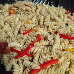 Veg Aglio Olio (tomato capsicum & Mushroom) 