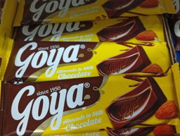 Goya Almonds in milk chocolate 30g