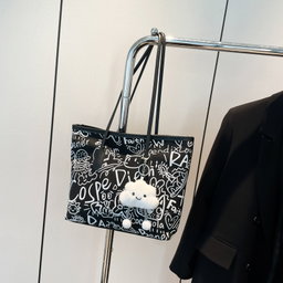 TOTE BAG WITH PENDANT