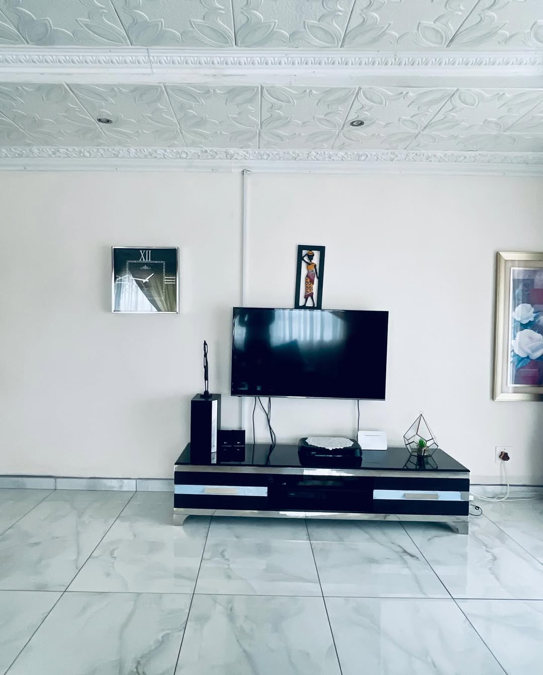 1.6M FLOATING TV STAND WHITE GLOSS_1