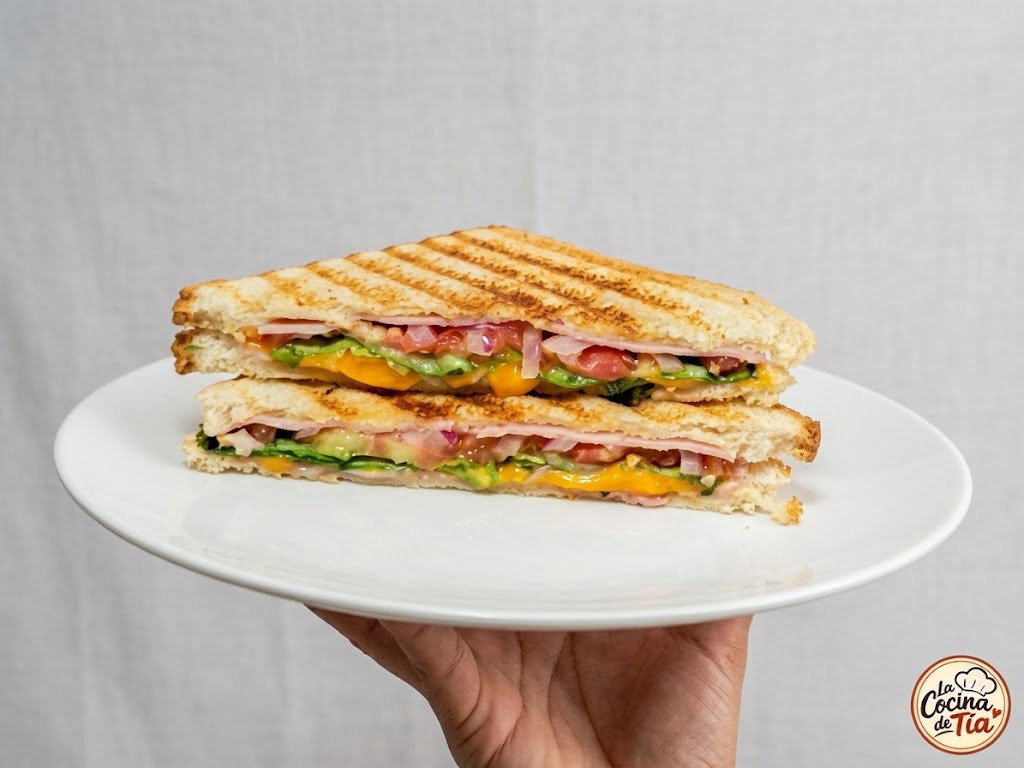 Sandwich de Jamón y Queso en Pan de Viga