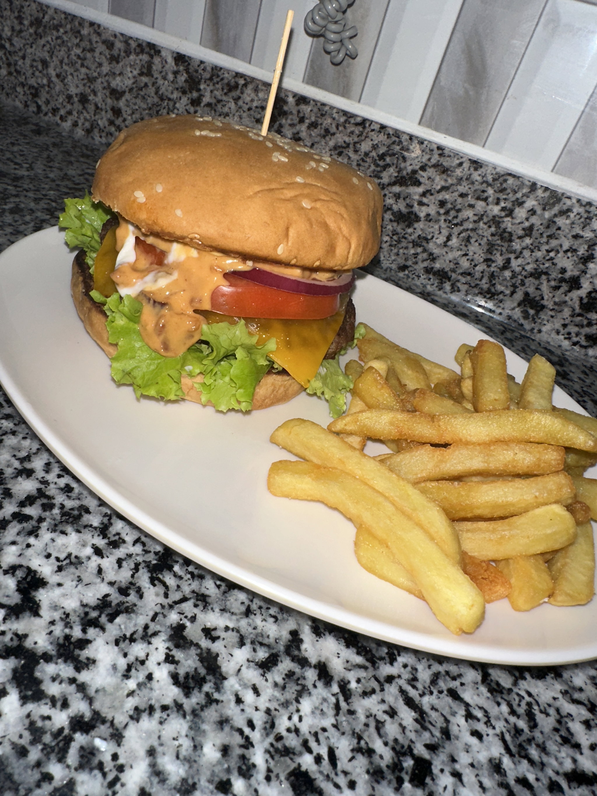 Hamburguesa con papas_0