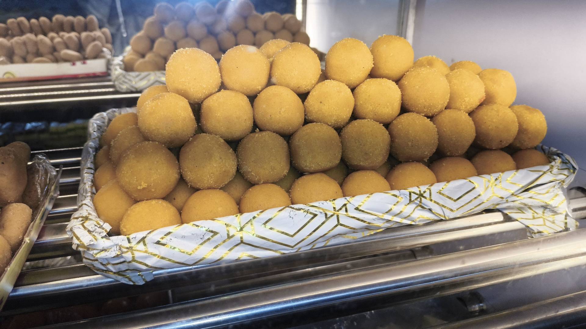 Fresh besan laddu 500g_0