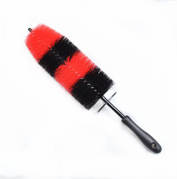Brosse à pneus pour jantes et autres 
