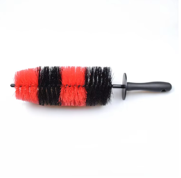 Brosse à pneus pour jantes et autres 
