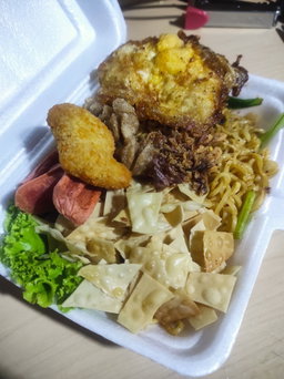 Mie Goreng topping ceplok