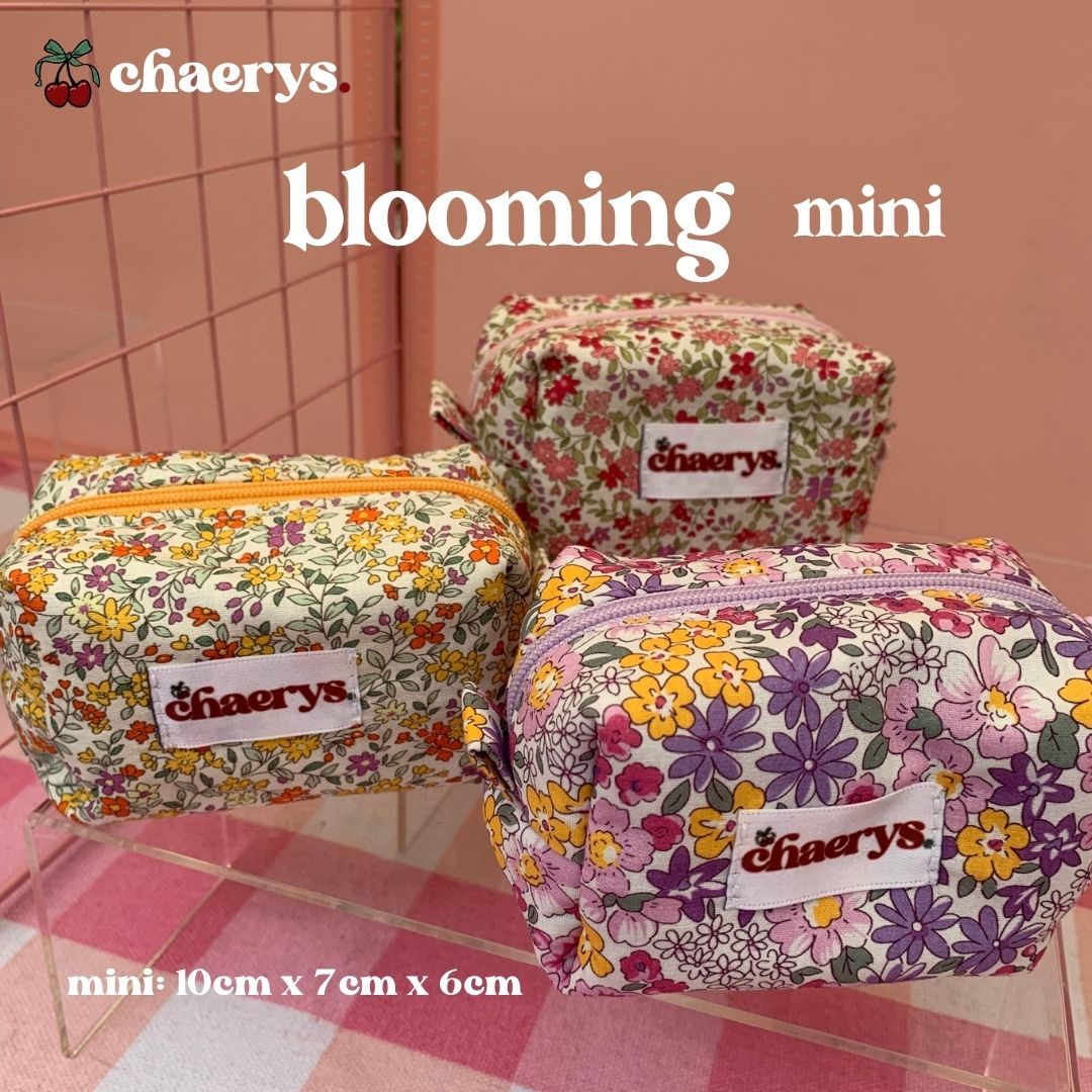 MINI Beauty Bag {Blooming}