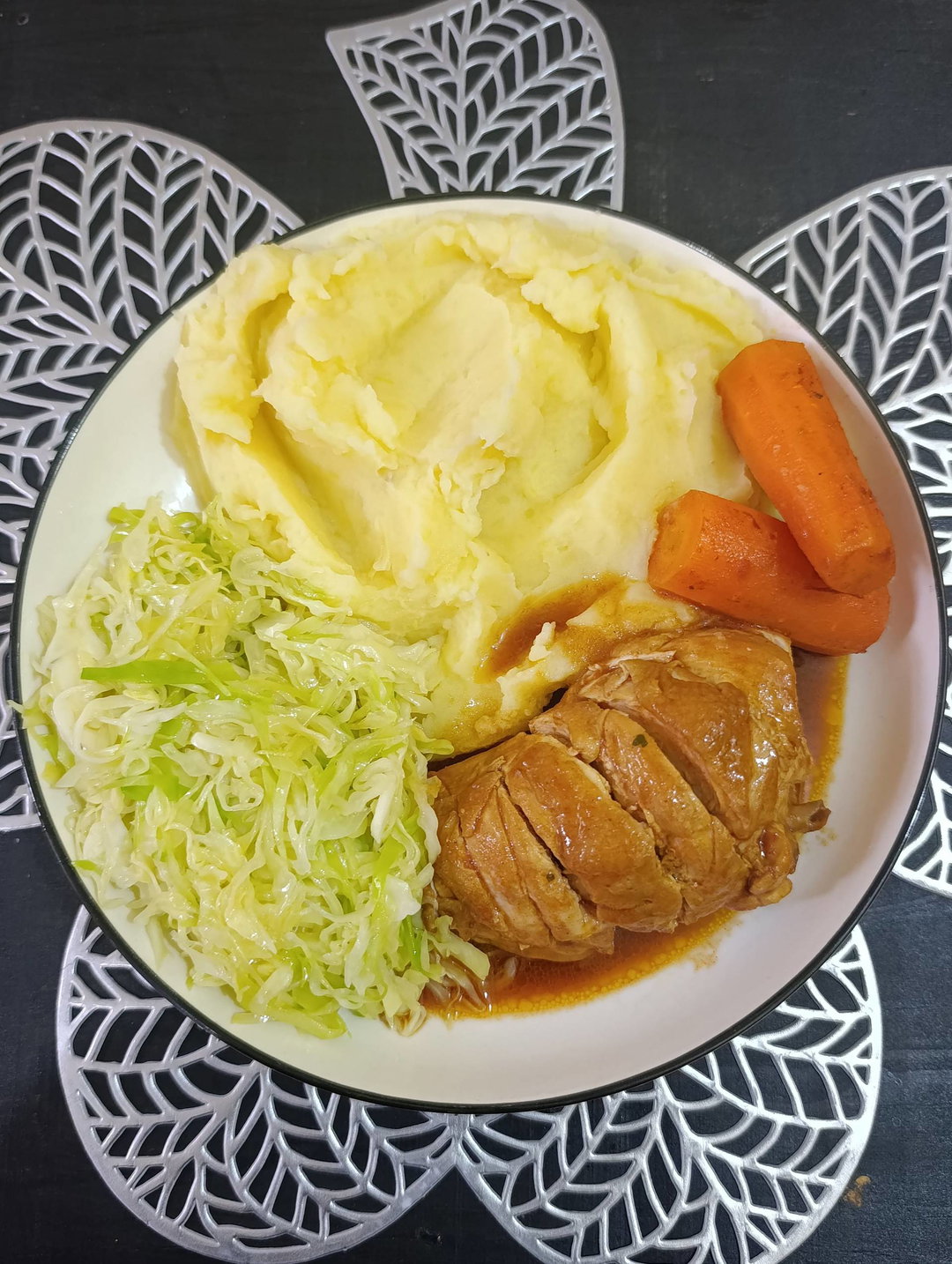 Slow-Cooked Chicken Drumstick with Creamy Mashed Potatoes