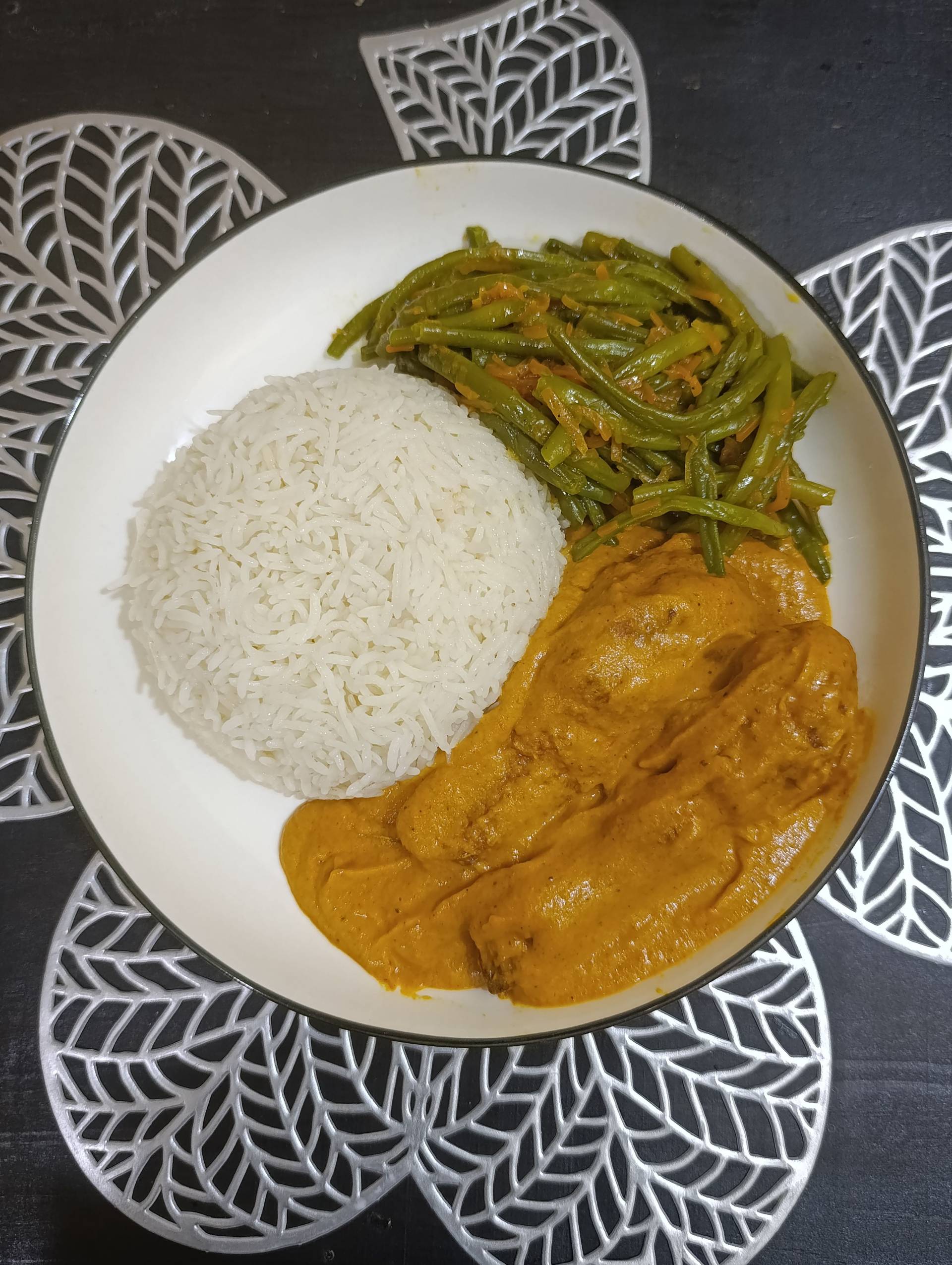 Creamy Chicken Curry with Aromatic Basmati Rice & String Beans_0