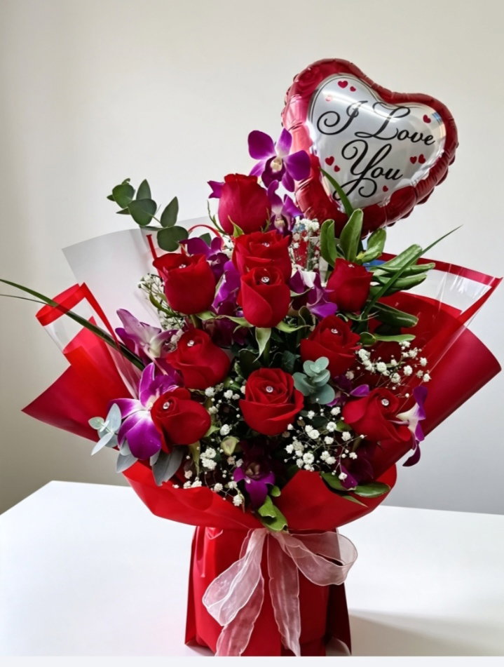 Rosas, Orquídeas y Globo_0
