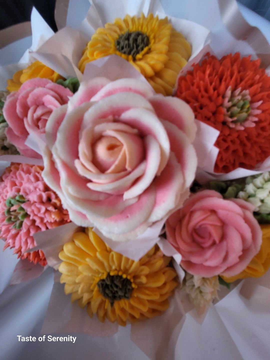 Bloom bouquet -7 handcrafted floral cupcakes