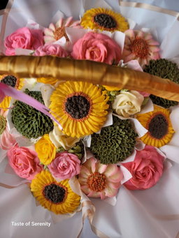 Luxury bloom bouquet -19 handcrafted floral cupcakes