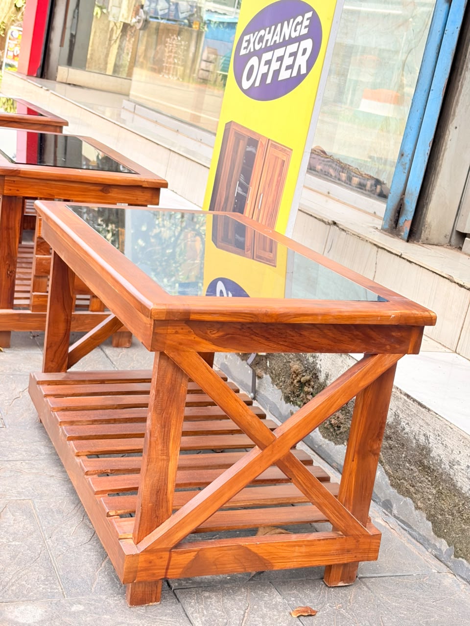 SOLID TEAK WOOD CENTER / TEAPOY