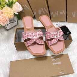 QUEEN B SLIPPERS