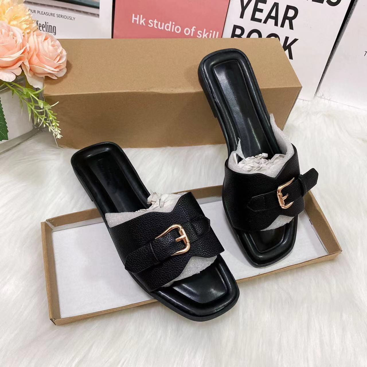 BUCKLE SLIPPERS