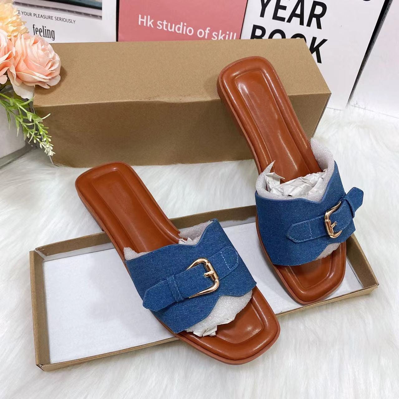 BUCKLE SLIPPERS