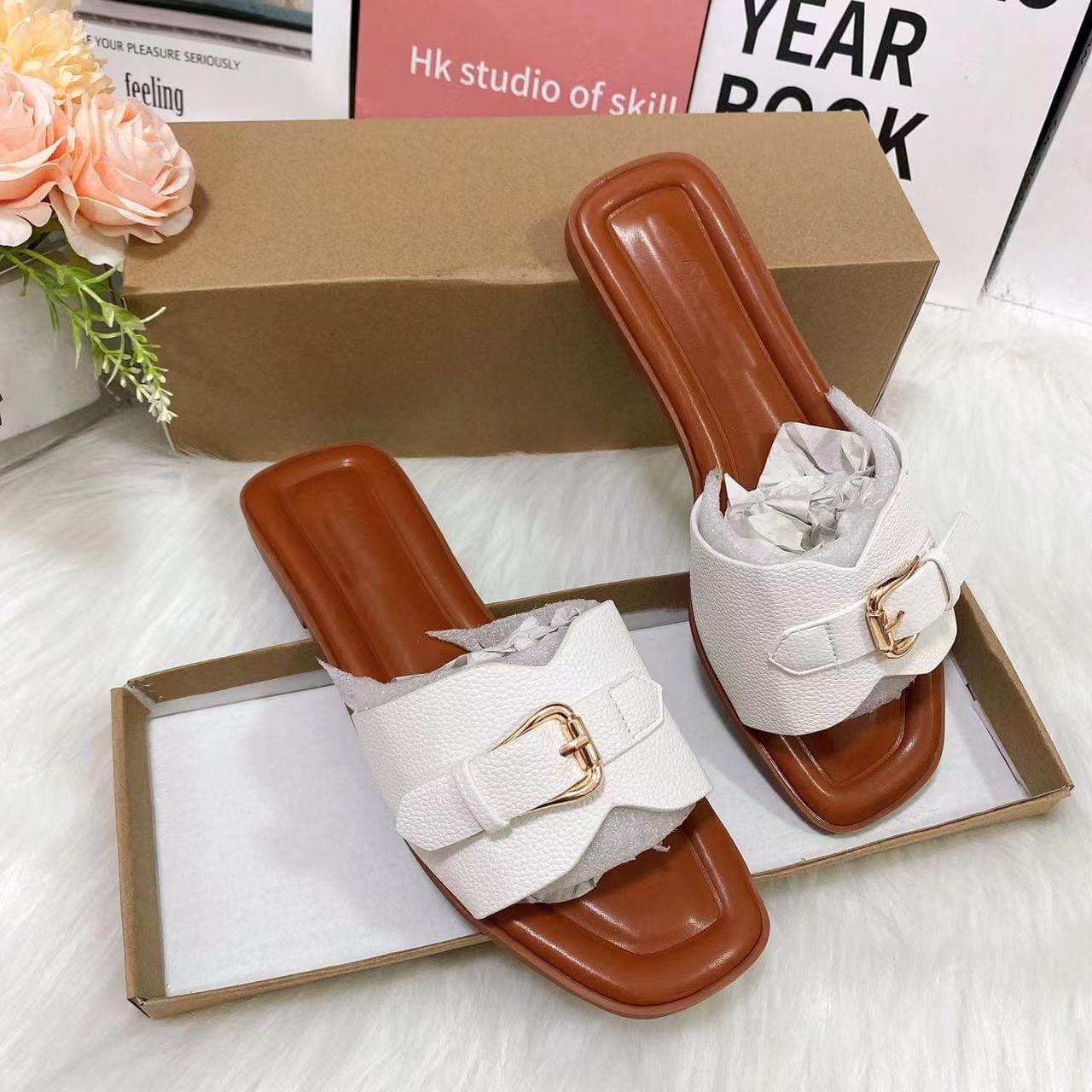 BUCKLE SLIPPERS