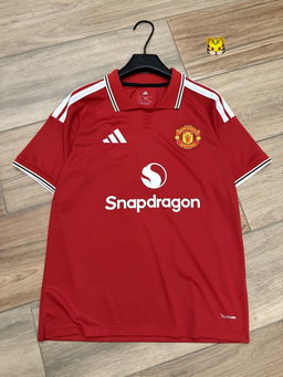 Man United home kit
