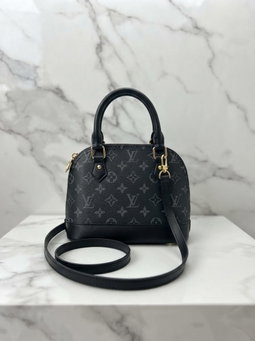 Lv black