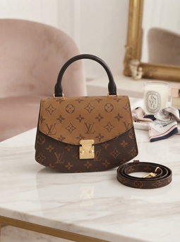 Lv moon