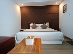 Hotel Rental