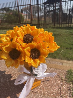 12 Sunflower Bouquet