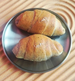 Black sesame Mini shio pan - 1 pcs