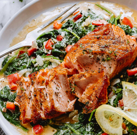 Seared Salmon w/Creamed Spinach  [fri]_0