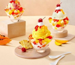Royal Fruit Salad with Vanilla Ice Cream